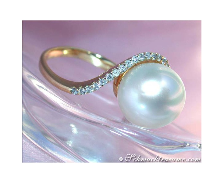 Precious Southsea Pearl Ring with Diamonds in Yellow Gold