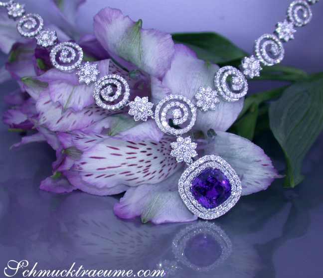 AAA Tansanit Collier mit Brillanten in Weißgold 750