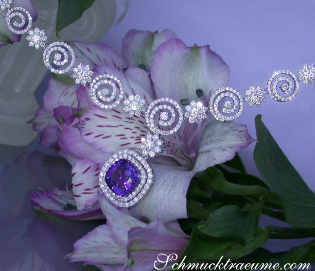 AAA Tansanit Collier mit Brillanten in Weißgold 750