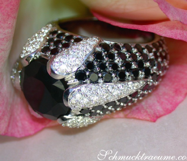 Opulenter Onyx Ring mit schwarzen & weißen Diamanten