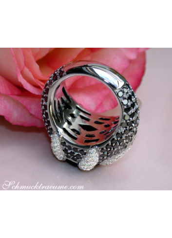 Opulent Onyx Ring with Black & White Diamonds