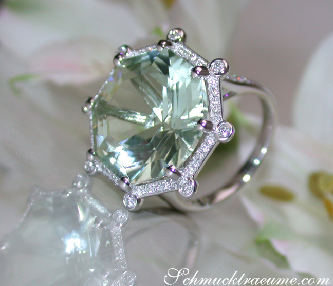 Prasiolith Ring mit Brillanten in Weißgold 585