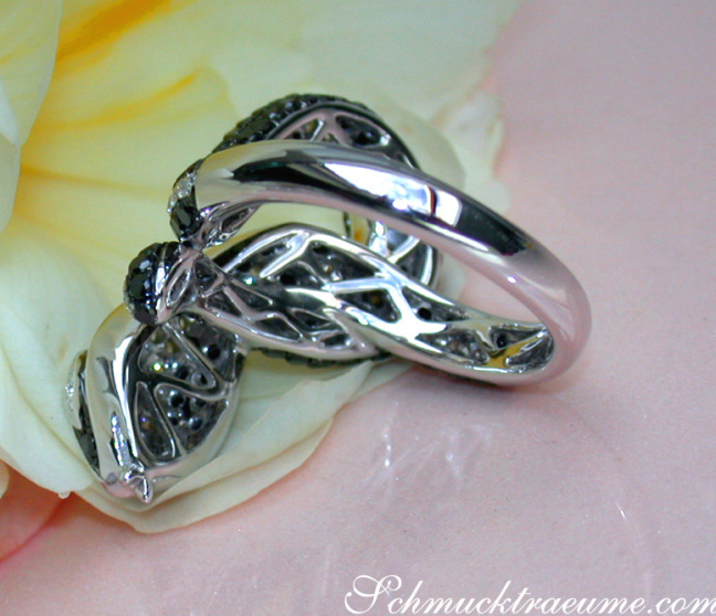 Schlangen Ring mit schwarzen Diamanten