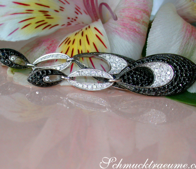 Ohrringe mit schwarzen Diamanten
