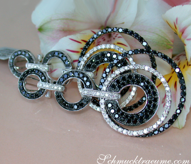 Ohrringe mit schwarzen Diamanten