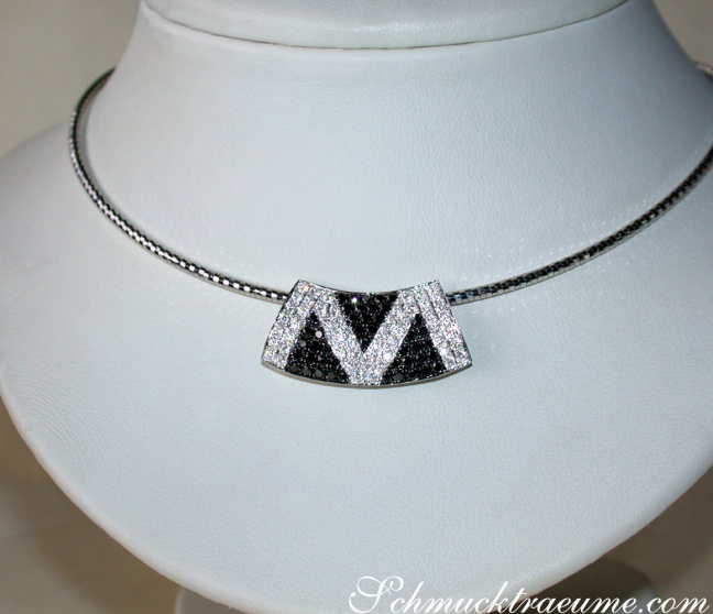 Anhänger mit schwarzen Diamanten