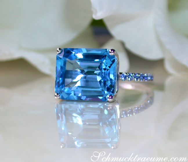 Blautopas Ring mit Saphiren