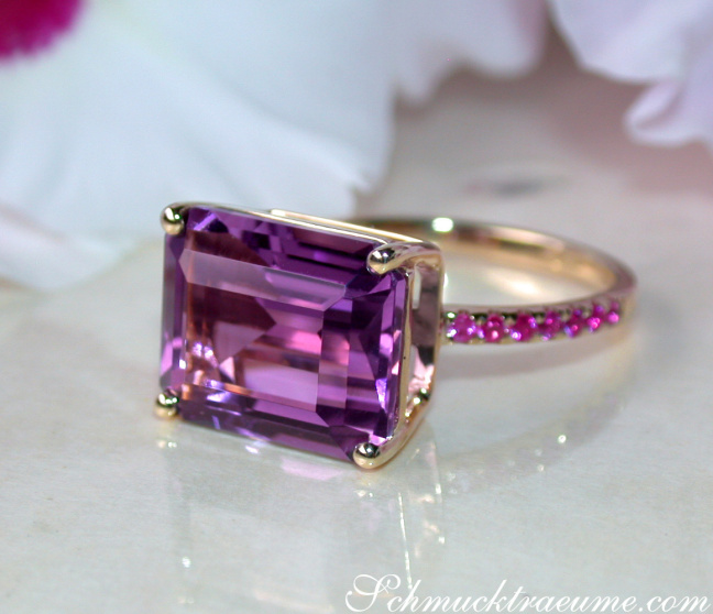 Amethyst Ring mit Rubinen