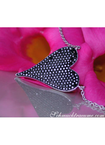 Extravagant Black Diamond Heart Necklace