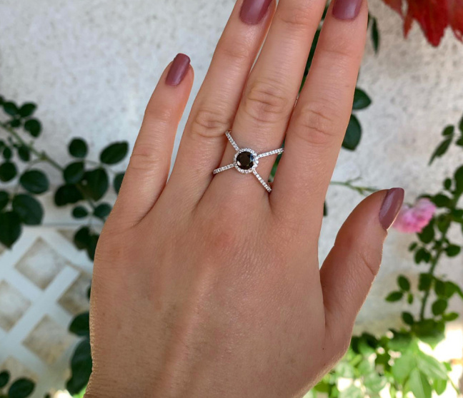 Schwarzer Diamant Solitär Ring