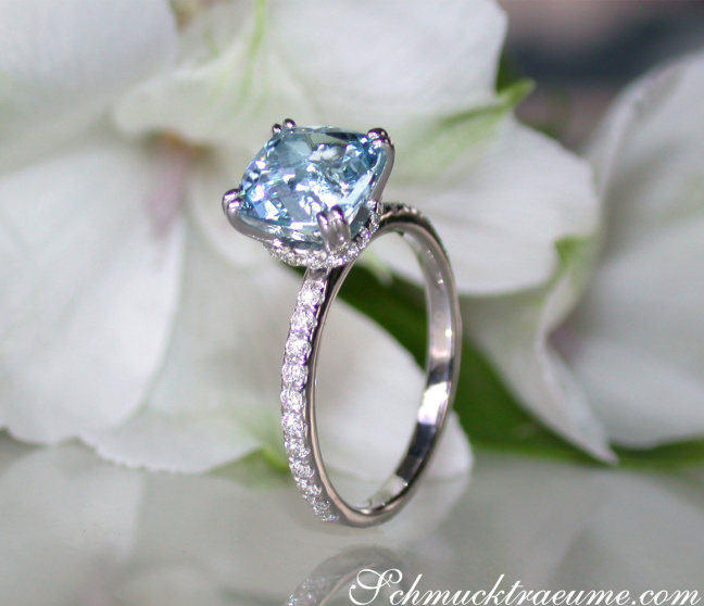 Aquamarin Ring mit Diamanten Weißgold 585