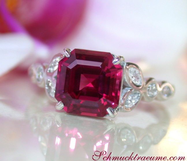 Rhodolith Ring mit Diamanten