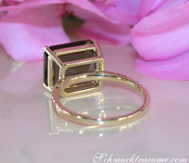 Ungewöhnlicher Rauchquarz Ring mit braunen Diamanten