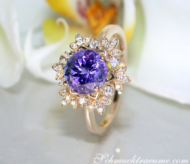 Tansanit Ring mit Diamanten Gelbgold 750