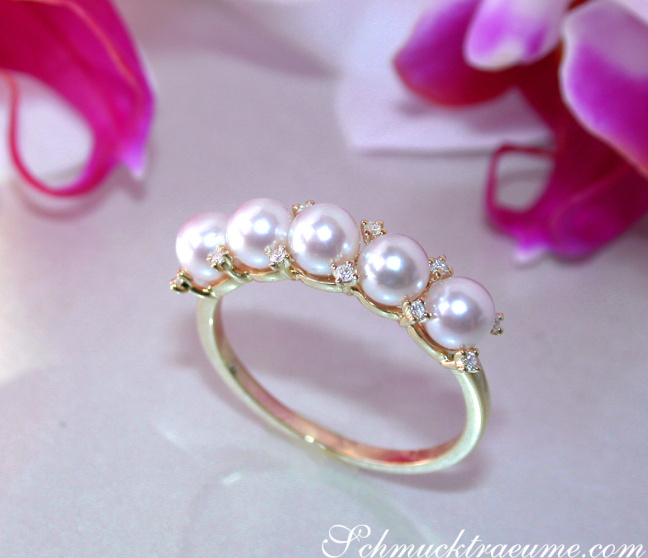 Baby Akoya Perlen Ring mit Diamanten
