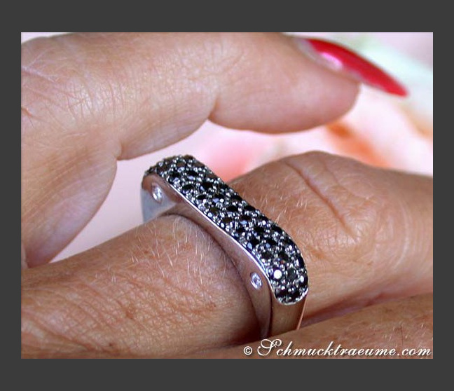 Schwarze Diamanten Ring