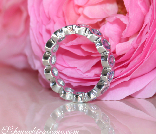 Saphir Memory Ring in zarten Pastelltönen