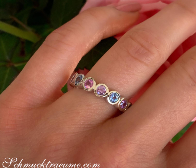 Saphir Memory Ring in zarten Pastelltönen