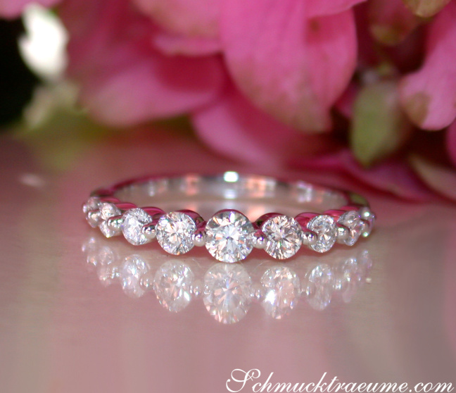 Brillanten Ring "Schwebender Diamant"  (0,726 ct.) | SCHMUCKTRAEUME.COM