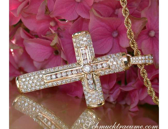Precious Diamond Cross in Cross Pendant in Yellow Gold 18k