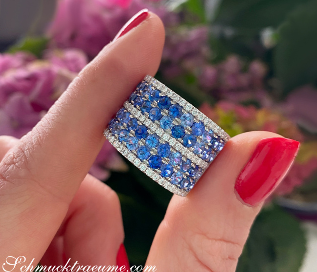 Prächtiger Saphir Ring "Melange" mit Brillanten | SCHMUCKTRÄUME.COM