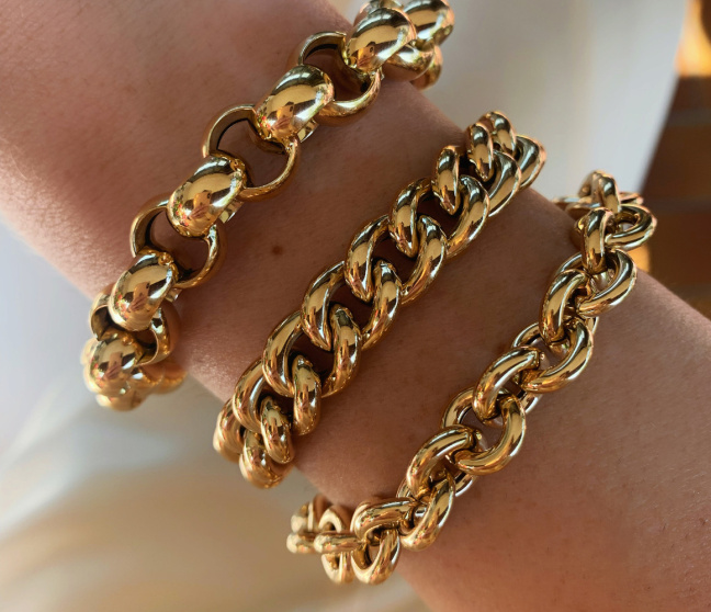 Gold Armbänder