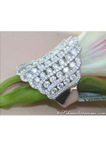 Prestigeous & Extra wide Diamond Ring