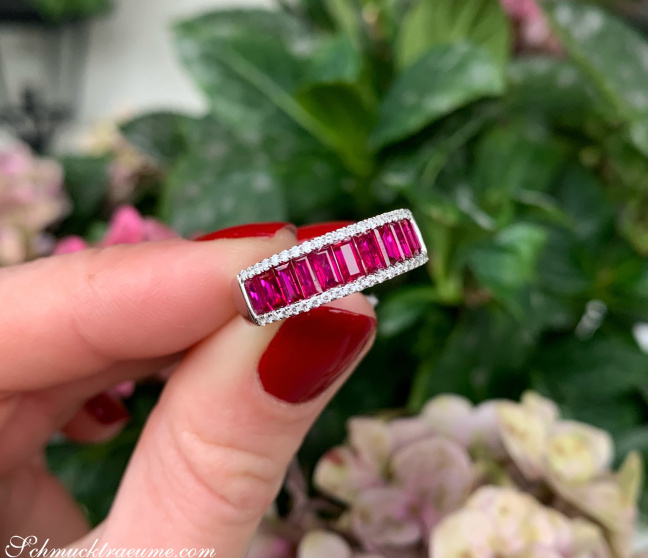Rubin Baguette Ring mit Brillanten