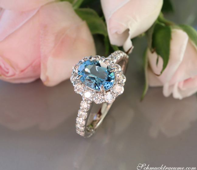 Zeitloser Aquamarin Ring mit Brillanten in Platin 900 | SCHMUCKTRÄUME.COM