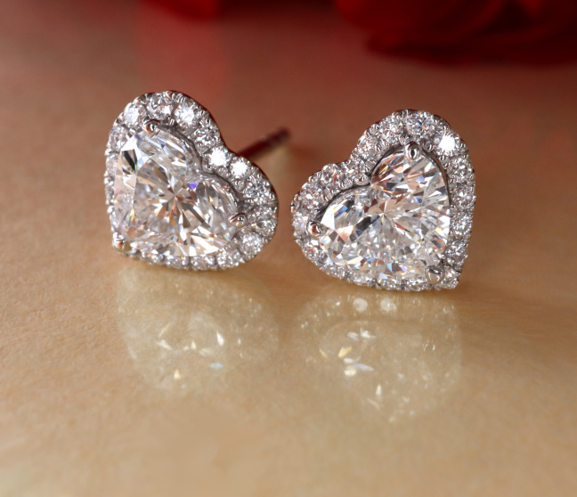 Lupenreine Diamanten Herz Ohrstecker Solitär