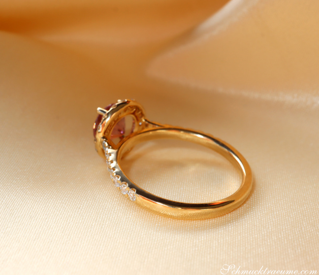 Rosa Malaya Granat Ring mit Brillanten