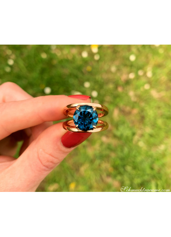 Auffallender Blautopas Ring „Blue Minimalism“