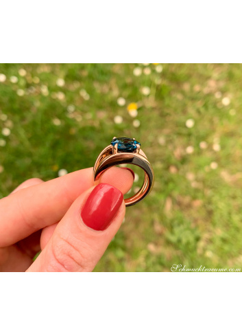 Auffallender Blautopas Ring „Blue Minimalism“