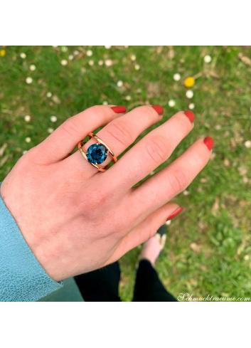 Auffallender Blautopas Ring „Blue Minimalism“