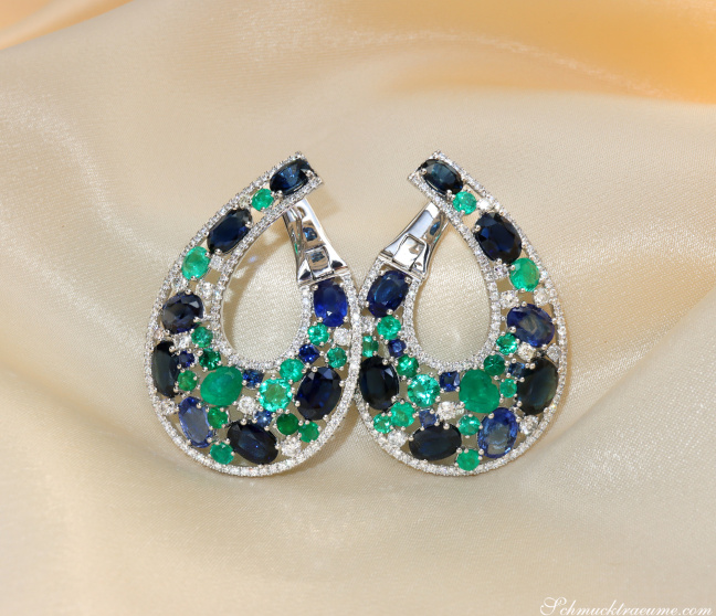 Luxuriöse Saphir Ohrgehänge mit Smaragden und Brillanten (20,56 ct.)