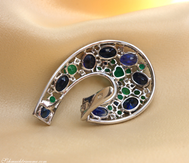 Luxuriöse Saphir Ohrgehänge mit Smaragden und Brillanten (20,56 ct.)