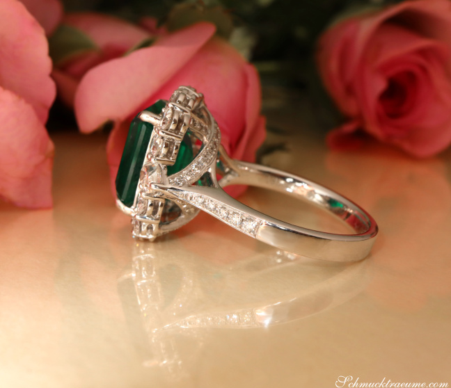 High Jewelry: Einzigartiger kolumbianischer Smaragd Ring  (Muzo Green, Minor Oil)