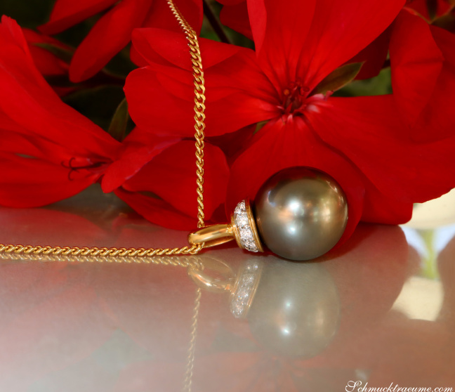 Wundervoller Tahitiperle Anhänger mit Brillanten (mit Kette)