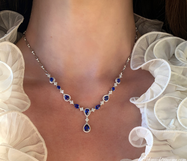 Ausgesuchtes Saphir Collier mit Brillanten