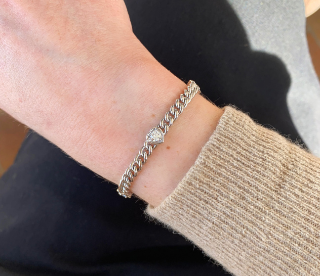 Wundervolles Panzerarmband mit Brillanten im Herz Design