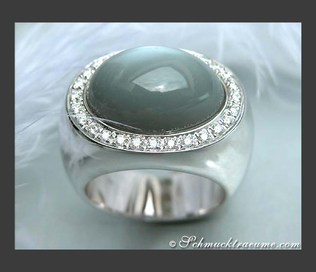 Mondstein Ring mit Brillanten