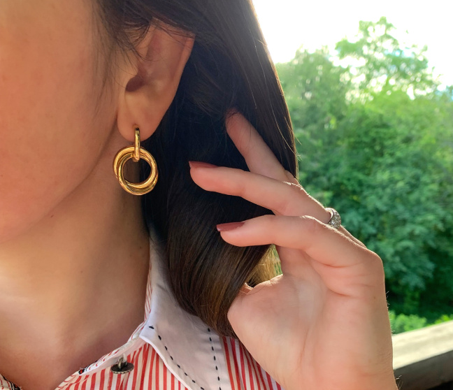 Gold Pur: Verschlungene Ohrringe in Gelbgold 585