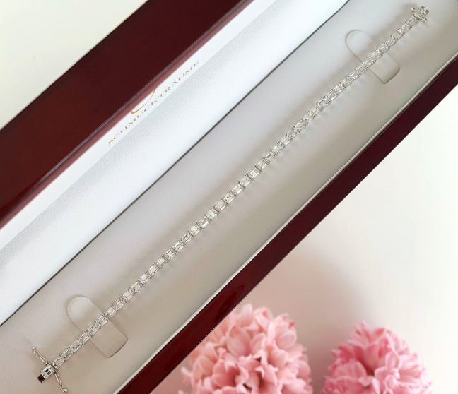 Tennis Armband mit Diamanten im Smaragdschliff