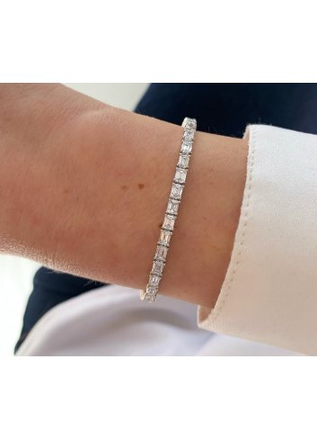 Exquisites Tennis Armband mit Diamanten im Smaragdschliff