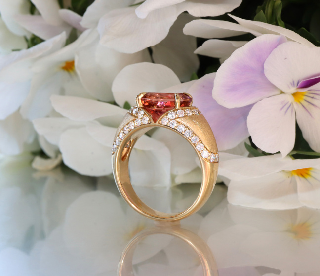Sensationeller Rosa Turmalin Brillanten Ring "Surprise"