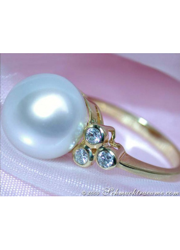 Timeless South Sea Pearl Ring with Diamonds in Yellow gold 14k