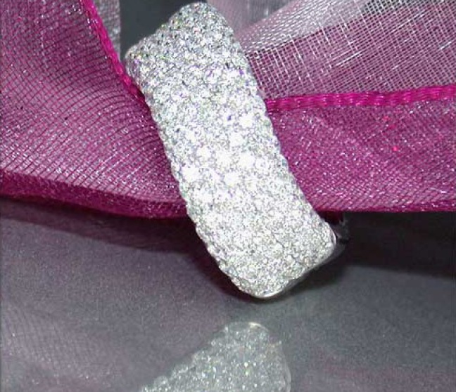 Geschwungener Diamant Ring in Weißgold 750