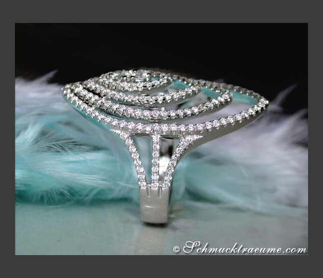 Ausgefallener Diamanten Ring in Weißgold 750