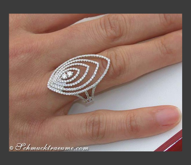 Ausgefallener Diamanten Ring in Weißgold 750
