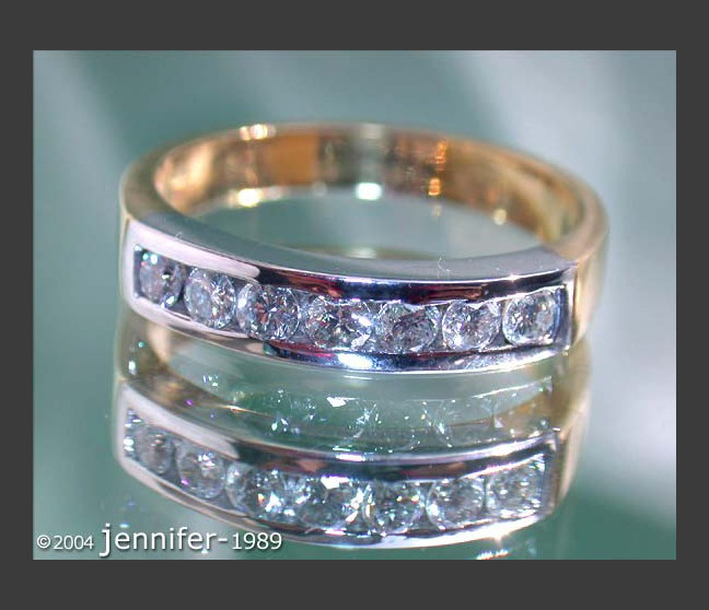 Feinster Diamanten Band Ring in Bicolor Fertigung